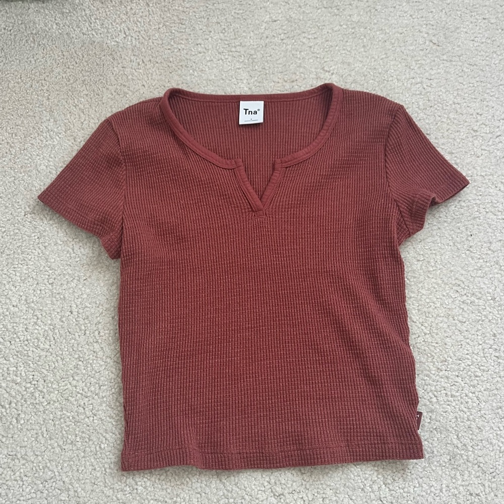 TNA waffle-knit notch cropped tee